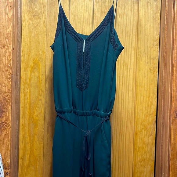 H&M Size 8 Jumpsuit. Worn once for wedding. No alternations done to it. Cleaned. - Picture 1 of 4